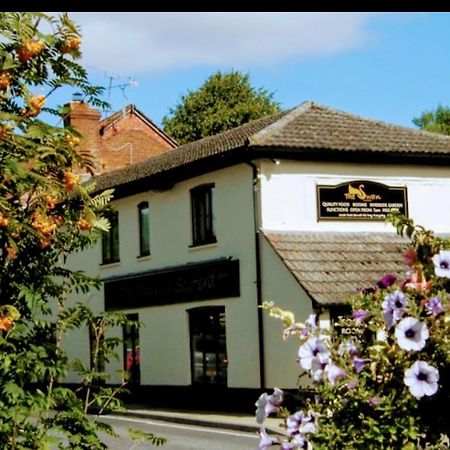 Отель The Swan @ Stoford Экстерьер фото The Old Post Office, Great Haywood