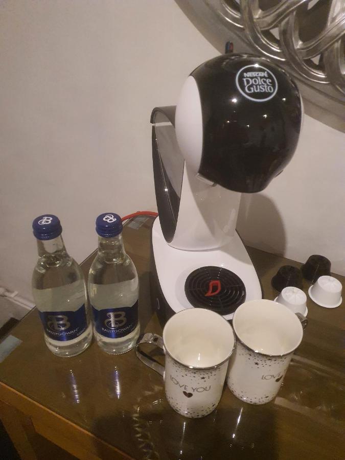 Отель The Swan @ Stoford Экстерьер фото A Nespresso coffee machine