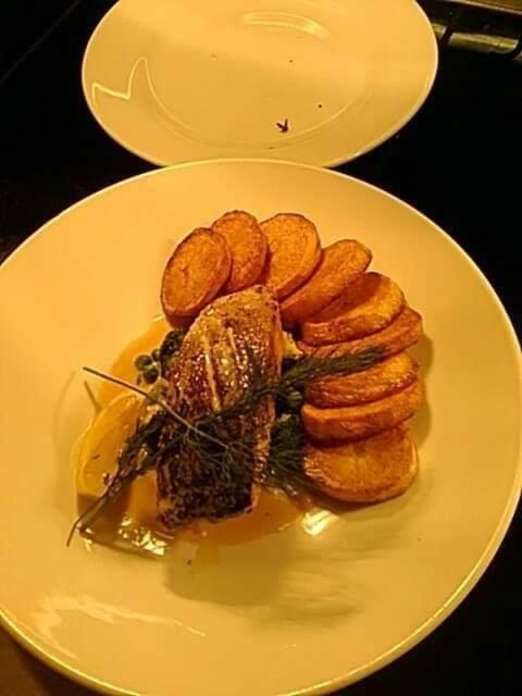 Отель The Swan @ Stoford Экстерьер фото A prepared dish of the fish
