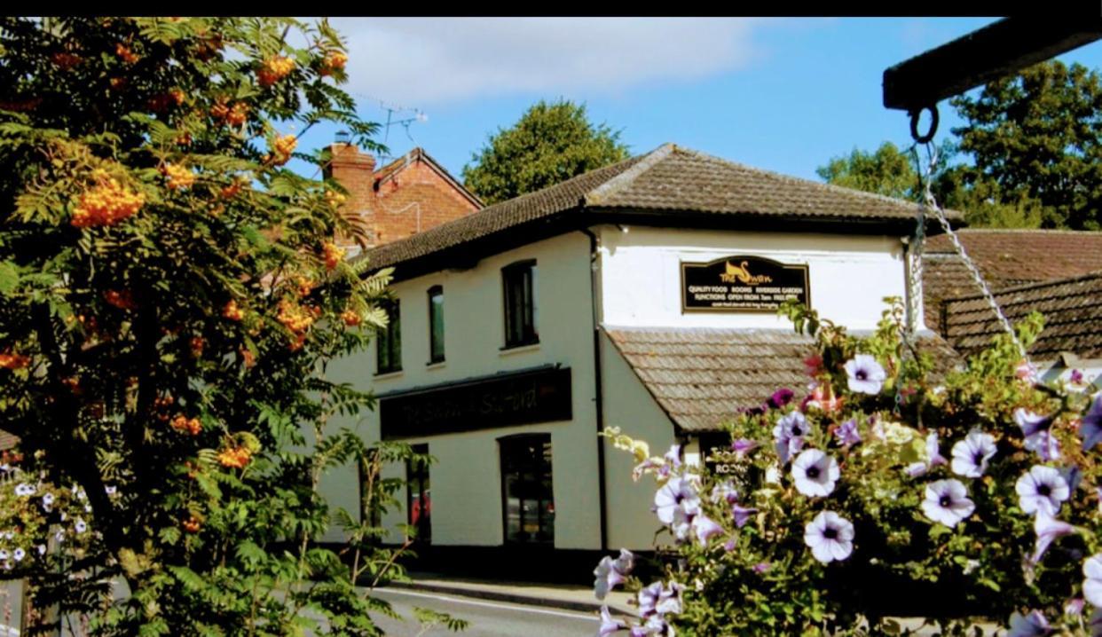 Отель The Swan @ Stoford Экстерьер фото The Old Post Office, Great Haywood
